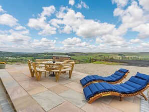 Outdoor dining - A fabulous place to come and make memories whatever the occasion. (Stanhope)