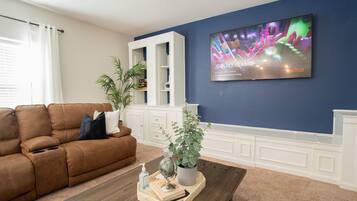 Smart TV, stereo, offices