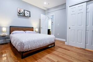 2 室のベッドルーム、アイロン / アイロン台、WiFi、ベッドシーツ