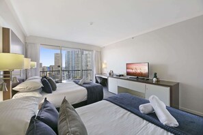Desk, iron/ironing board, bed sheets - Ocean View 2-Bed Studio In the Heart of Surfers (Surfers Paradise)