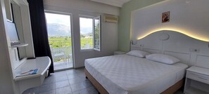 标准双人房或双床房 | 收费 WiFi、床单