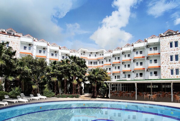 Front of property - UK Hotels Kiriş (Kemer)