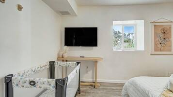 2 quartos, escrivaninha, ferros/tábuas de passar roupa, Wi-Fi