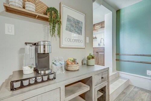 Institute Bliss! Newly Remodeled Family Home!