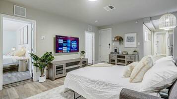 2 soverom, skrivebord, strykejern/-brett og wi-fi