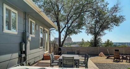 Skyline Overlook! Panoramic Views & Hot Tub!