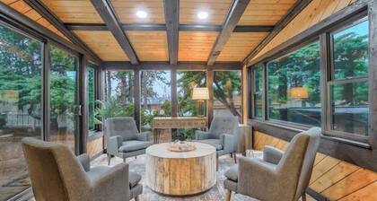 Pinewood Meadow! Secluded Patio Area w/ Hot Tub