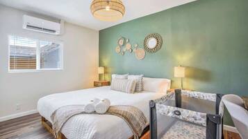 2 sovrum, skrivbord, strykjÀrn/strykbrÀda och wi-fi