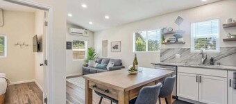 Sheridan Suite! Holiday Home w BBQ & Skyline Views