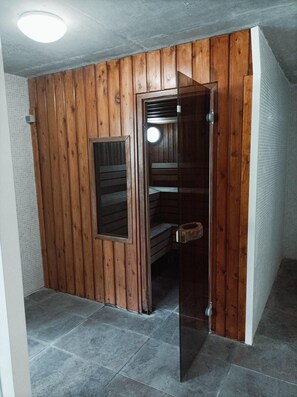 Sauna - 3rd floor, swimming pool, hammam, parking, tv, 35m², Pra Loup (Jausiers)