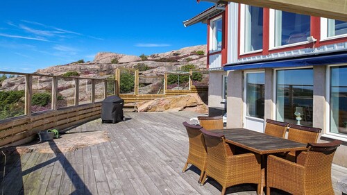 Sea View Apartment by AJF Dream Living