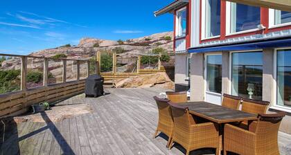 Sea View Apartment by AJF Dream Living