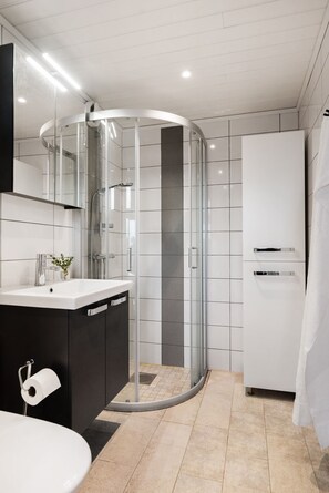 Shower, hair dryer - Sea-View Anexet in Fjällbacka by AJF Dream Living (Fjällbacka)