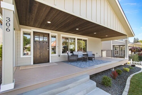 Craftsman by the Lake |  Unbelievable Location