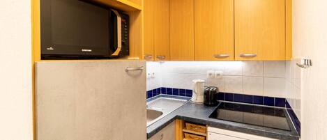 冷蔵庫、電子レンジ、食器洗い機