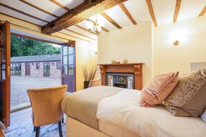 บ้านพักพรีเมียม, ห้องน้ำส่วนตัว, วิวสวน (Manor House Farm) | 7 ห้องนอน