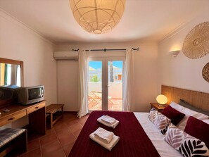 2 bedrooms, iron/ironing board, free WiFi, bed sheets - CASA D`SUL by HOMING (Tavira)