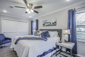 3 bedrooms, desk, iron/ironing board, free WiFi