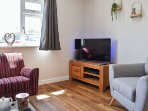 TV - 3 bedroom accommodation in Martham (Martham)