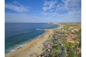 Beach - Ocean view presidential suite (sleeps 8),  1 min walk to the beach (Cabo San Lucas)