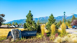 Property grounds - New Listing! Brand New 2 Bed/2 Bath Townhome w/ Hot tub, Fitness Center, & Pool! (Whitefish)