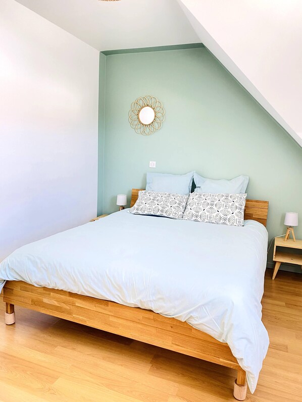 2 bedrooms, iron/ironing board, free WiFi, bed sheets