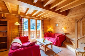 TV - Quiet apartment near the slopes (La Clusaz)