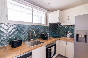 Fridge, microwave, oven, dishwasher