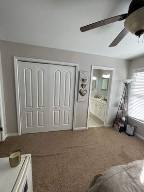 Room - Family Friendly Atlanta Home (Atlanta)