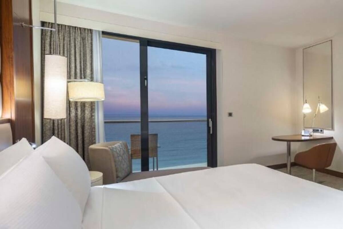 Business Studio Suite | Minibar, desk, laptop workspace, free WiFi