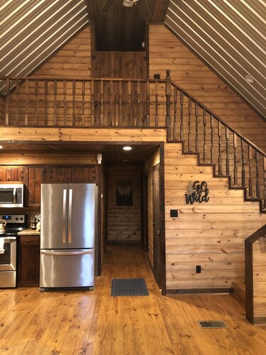 Charming 3 Bedroom 2 Bath Cabin near Sardis Lake