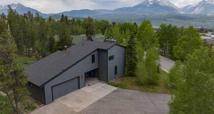 Updated Home in Downtown Dillon Private Hot Tub,