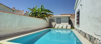 Villa met privézwembad, dicht bij het strand