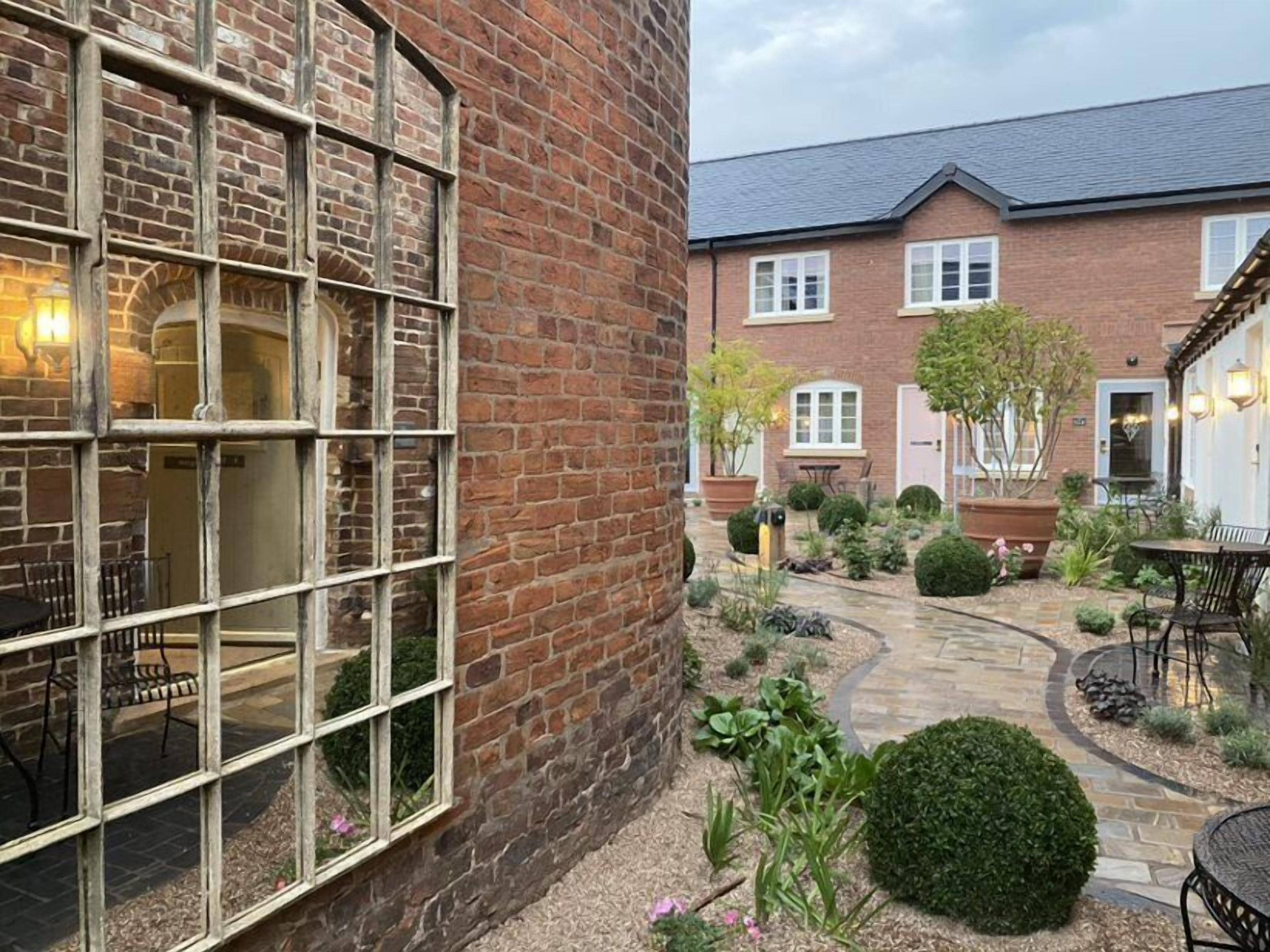 deluxe quadruple room | terrace/patio