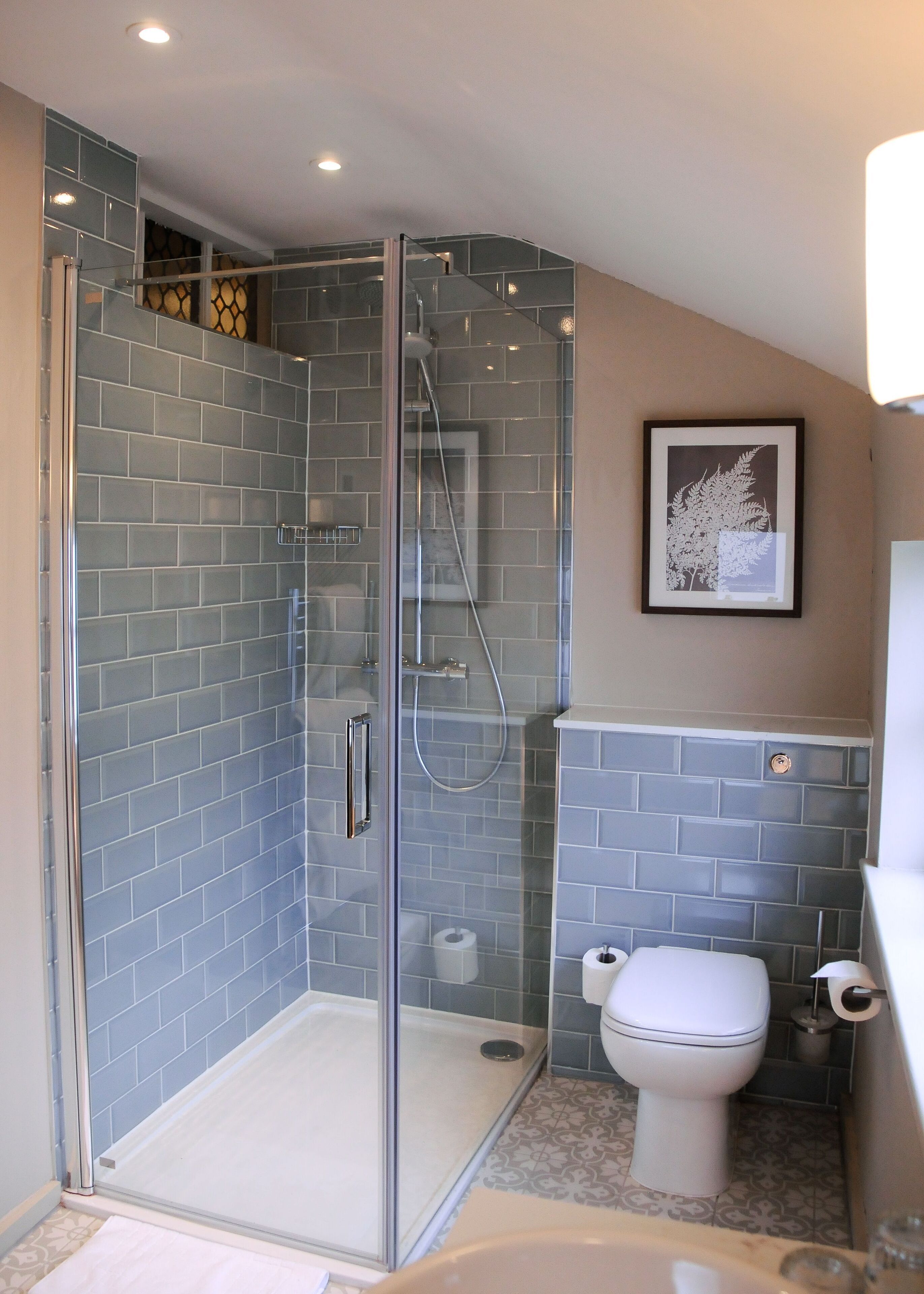 executive twin room | bathroom | hair dryer, towels