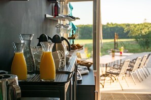 Free daily full breakfast