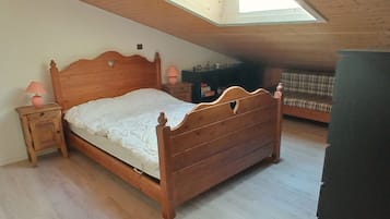 2 chambres, fer et planche à repasser