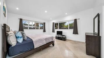 5 quartos, quartos à prova de som, ferros/tábuas de passar roupa