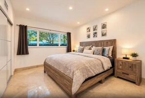 Room - Pool Villa 2 (Miami)