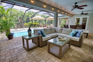 Outdoor pool, a heated pool - Spectacular Heat Pump Pool/Lanai, 4 bed/2 Bath Home  only 10 min from 5 beaches (Rotonda West)