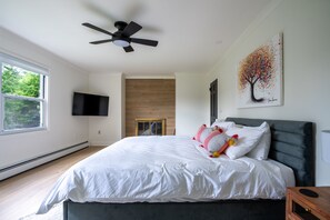 5 bedrooms, travel crib, WiFi, bed sheets - Birch Hill - Luxury Mountain Retreat (Windham)