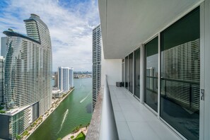 Property grounds - ICON W BRICKELL MODERN 1BR/1BA #3803 (Miami)