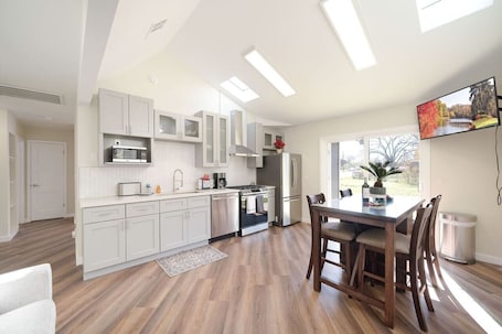 Fridge, microwave, oven, stovetop. Downtown Austin 4 Bedroom Gem