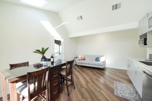 Interior - Downtown Austin 4 Bedroom Gem (Austin)