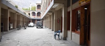 贾马尔酒店