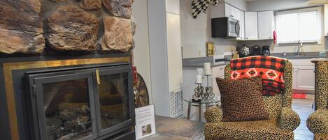 Flat-screen TV, fireplace