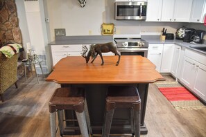 Oven, stovetop, dishwasher, coffee/tea maker