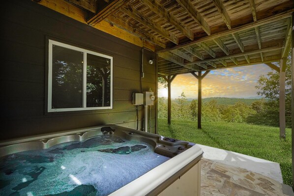 Outdoor spa tub