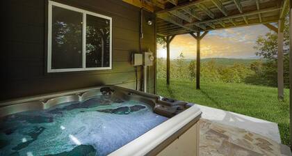 Mountain View Luxury Lodge! Movie Theater, Hot Tub, Fire Pit!