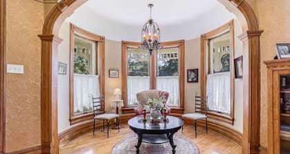 Perfect for Families! Fully furnished with Chef's Kitchen